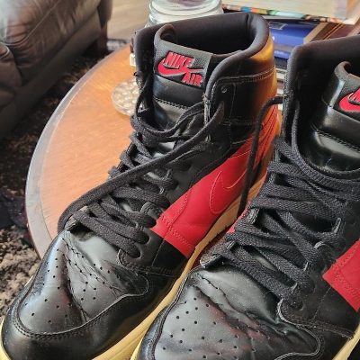 索菲娅·维加拉一脚踢飞”没用的旧鞋”：Skechers第13次押注超级碗，图的是什么？